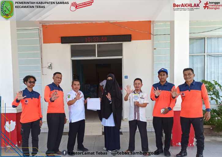 serah-terima-spanduk-himbauan-karhutla-dari-bpbd-kabupaten-sambas